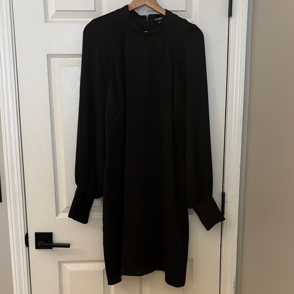 Express Black Long-Sleeve Shift Dress with Cuffed Sleeves -XL